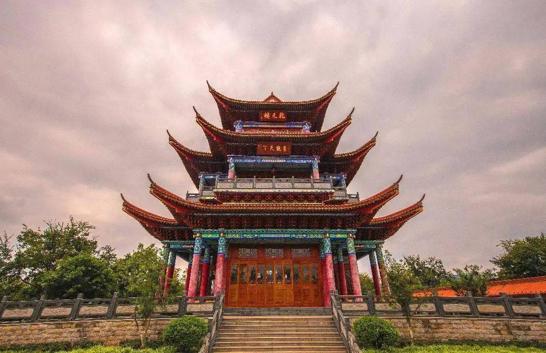 跟着中老铁路游玉溪丨一日一景易门龙泉公园生态旅游景区