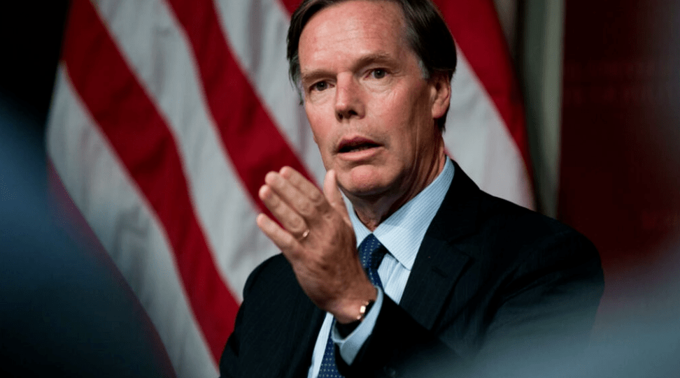 来者何人美国新任驻华大使伯恩斯宣誓就职