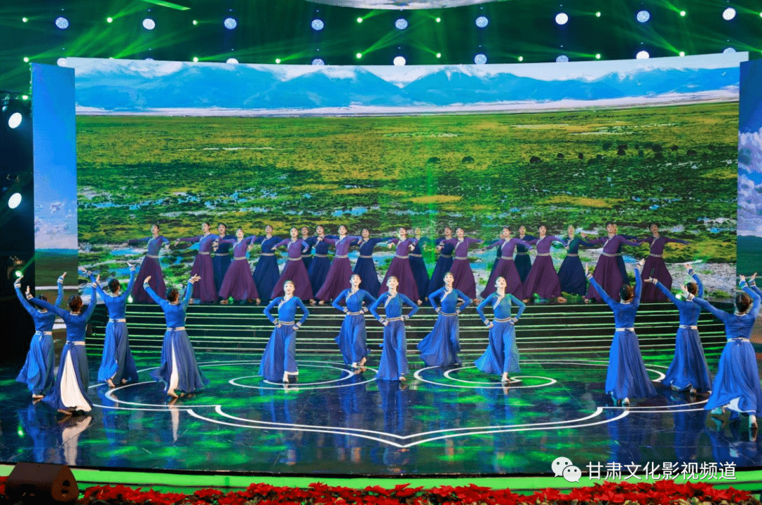 蒙古舞《驰骋草原》登上2022甘肃春晚舞台,演绎万马奔腾!