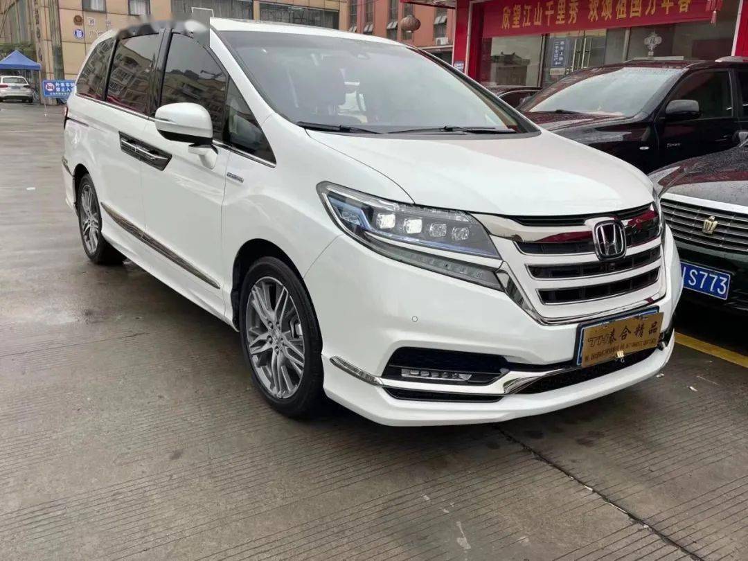 2021年本田艾力绅20油电混合顶配至尊版