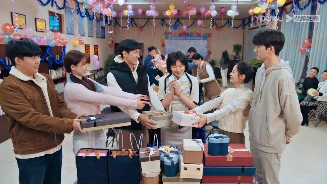 青春|是谁的青春这么塑料？