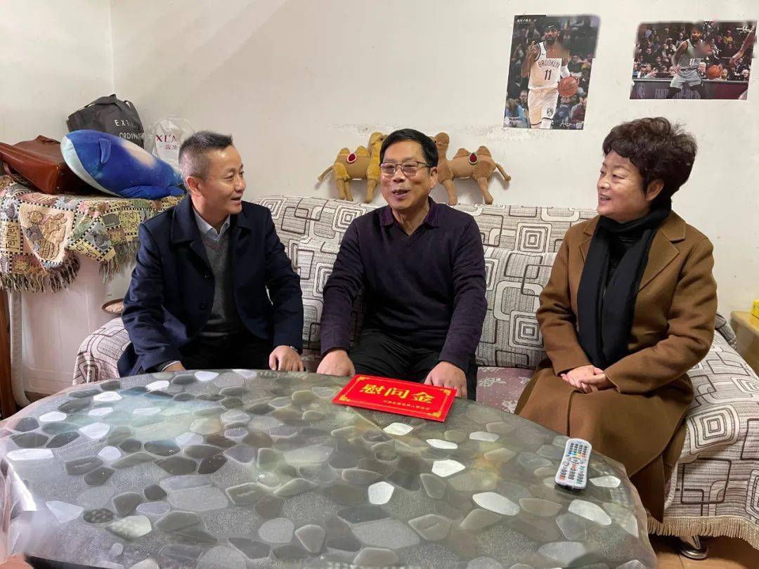 蒋建民在慰问96111部队时表示,驻甘部队广大官兵用行动诠释了"听党