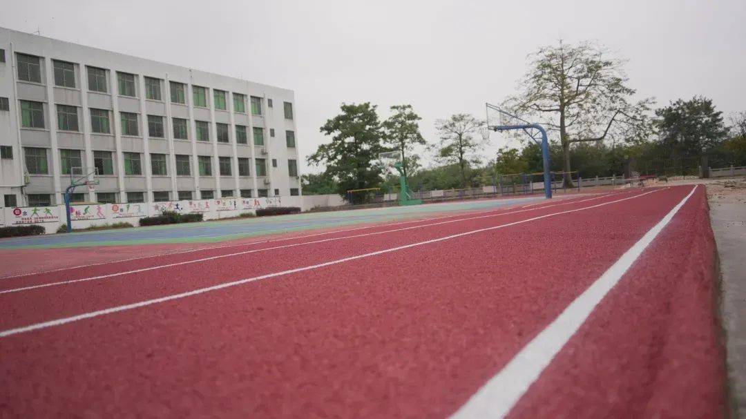莲坛中学举行筹建校史室捐赠仪式