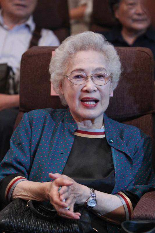 “人民艺术家”秦怡今天百岁了,她的美能抵抗时间的销蚀_电影_角色_中国