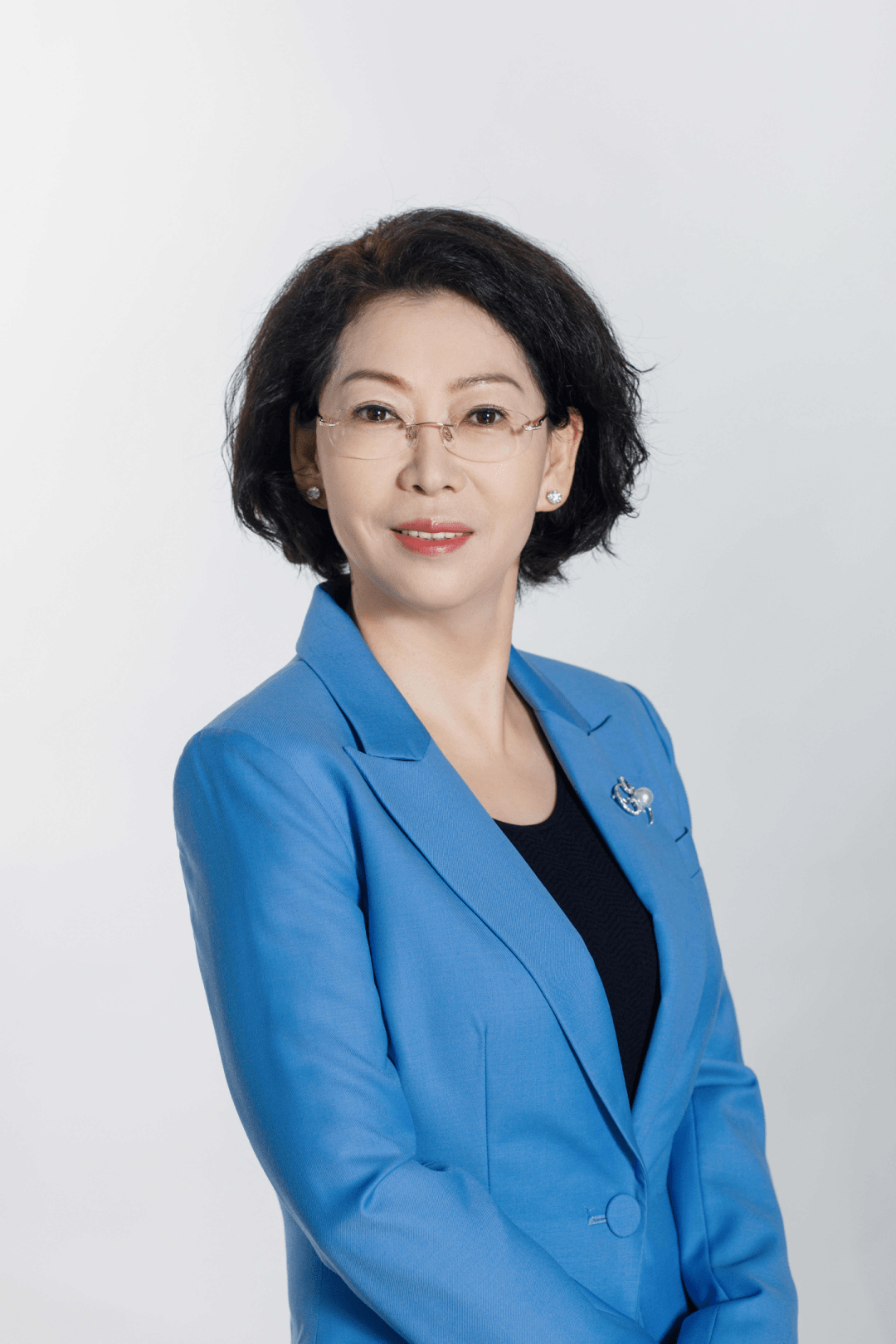 刘景萍牛气冲天去,虎威贺岁来