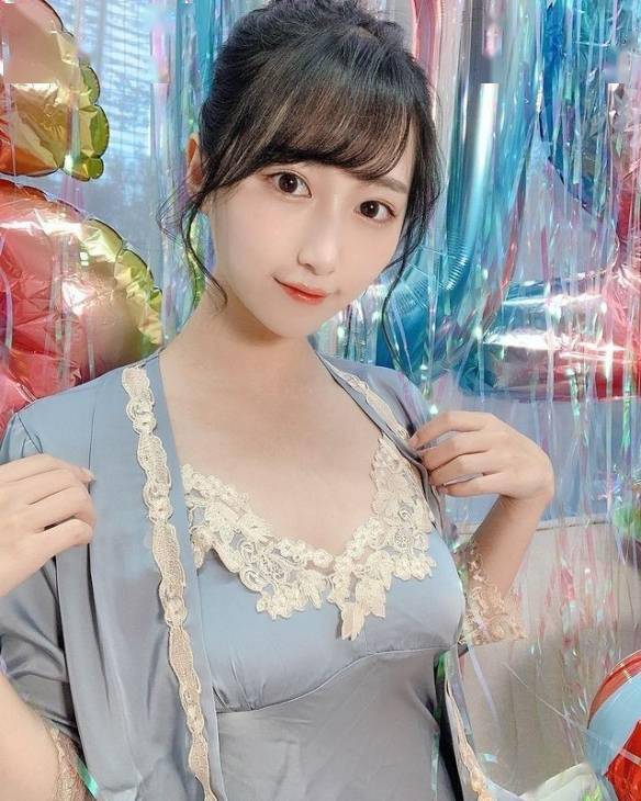 游戏主播赛车皇后短发萌妹混血嫩模川濑萌美图