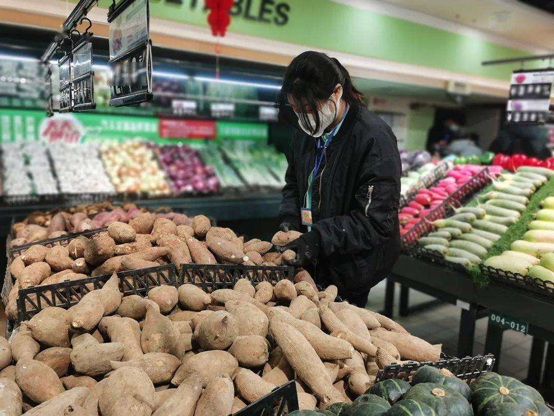 高霞是北京华联生活超市生鲜蔬菜区的一名普通理货员