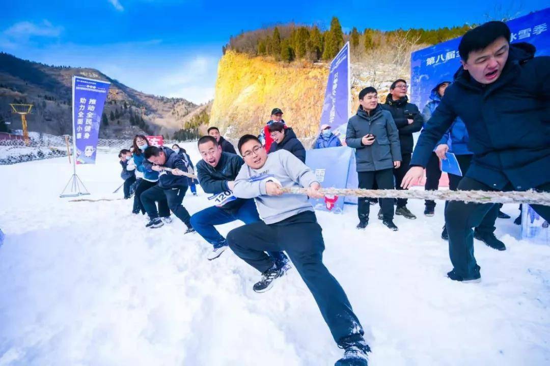 體育局前不久在濟南長清區園博園滑雪場舉辦了冰雪項目教練員培訓活動