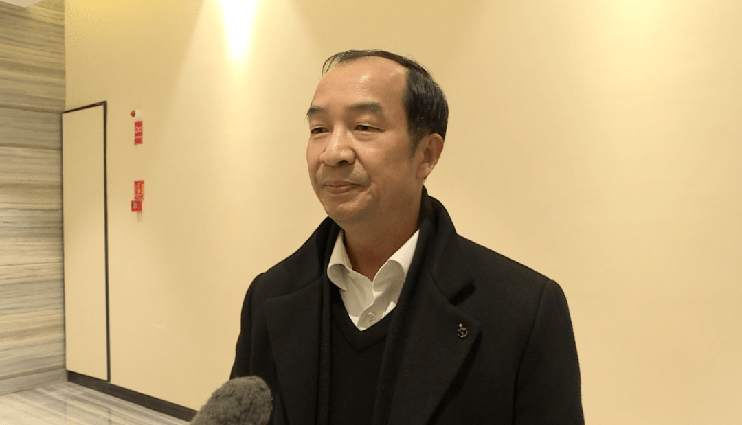 东莞市亚腾电子有限公司总经理 李嵩:今天这个晚会我也是第一次参加