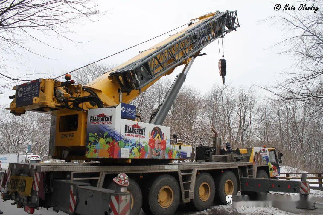 危难时刻显身手,利勃海尔 ltm1350 助力匹茨堡大桥坍塌现场救援工作