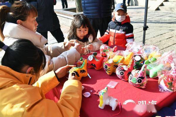 大年|猜灯谜、看大戏、民间艺人现场授课……青岛天后宫上演民俗文化大戏