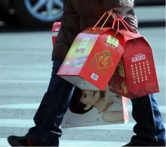 嘉兴姑娘吐槽拜年送礼:整个假期都在串门!_亲戚_男方_吃喝