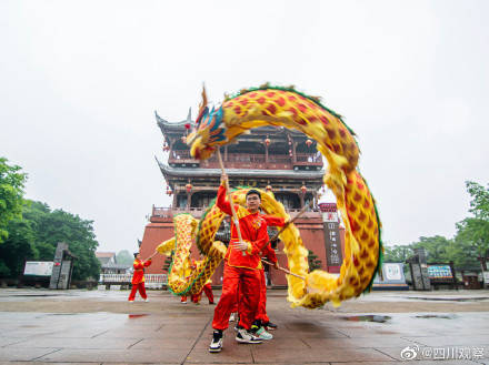 年味|好热闹！成都洛带古镇客家舞龙闹新春