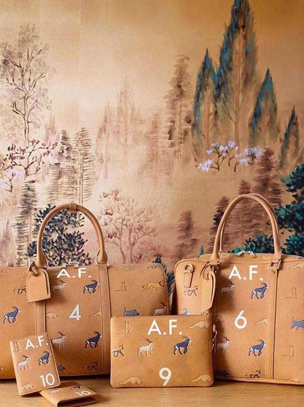 电影 不当导演,他一定是个服装设计师