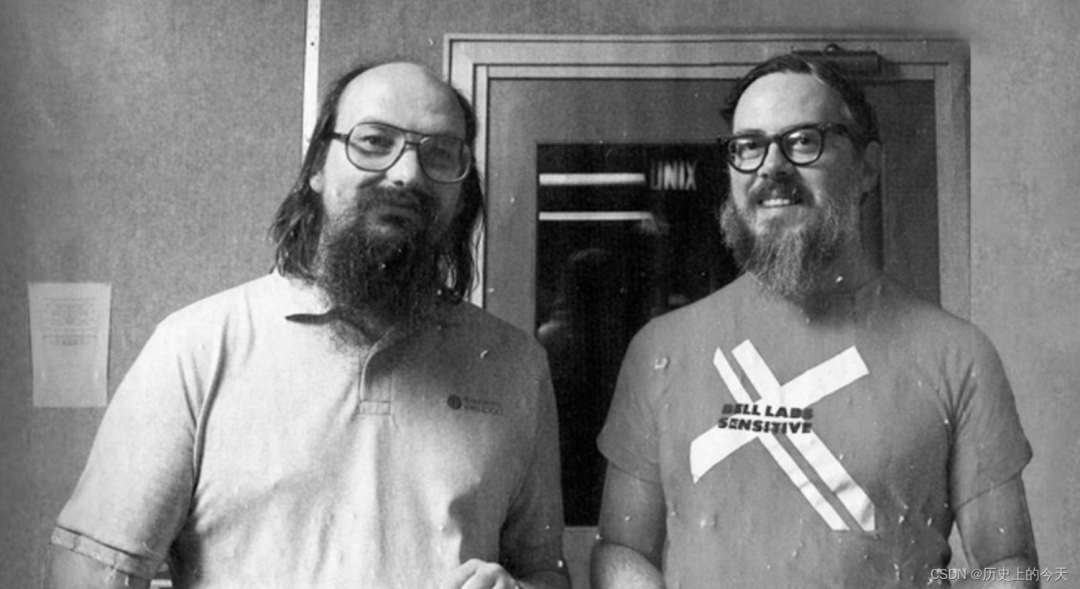 历史上的今天:unix 之父诞生;facebook 上线;微软大洗牌_肯尼斯·