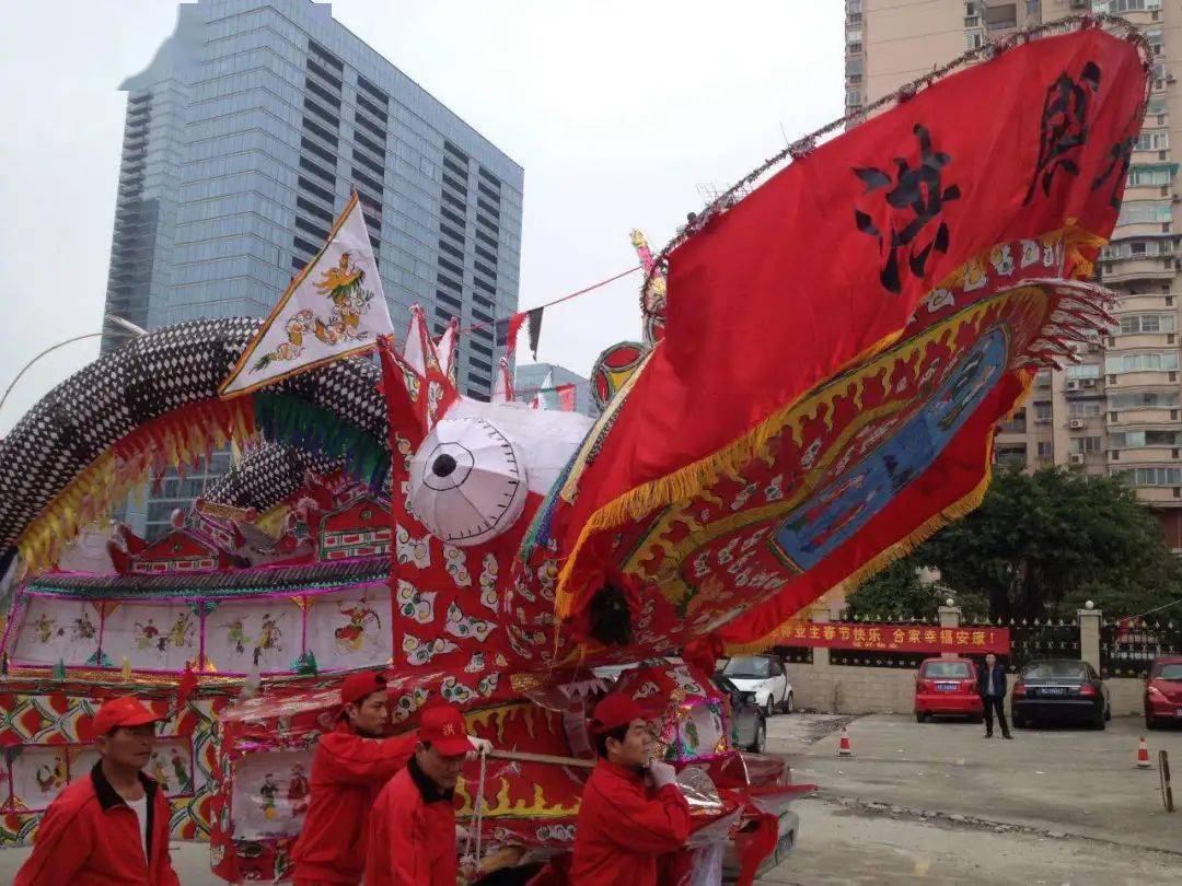 年味温州金灯彩画闹龙灯