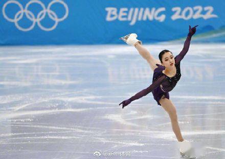 团体赛|北京冬奥会·花样滑冰|花样滑冰团体赛：中国队创造历史 首次晋级自由滑