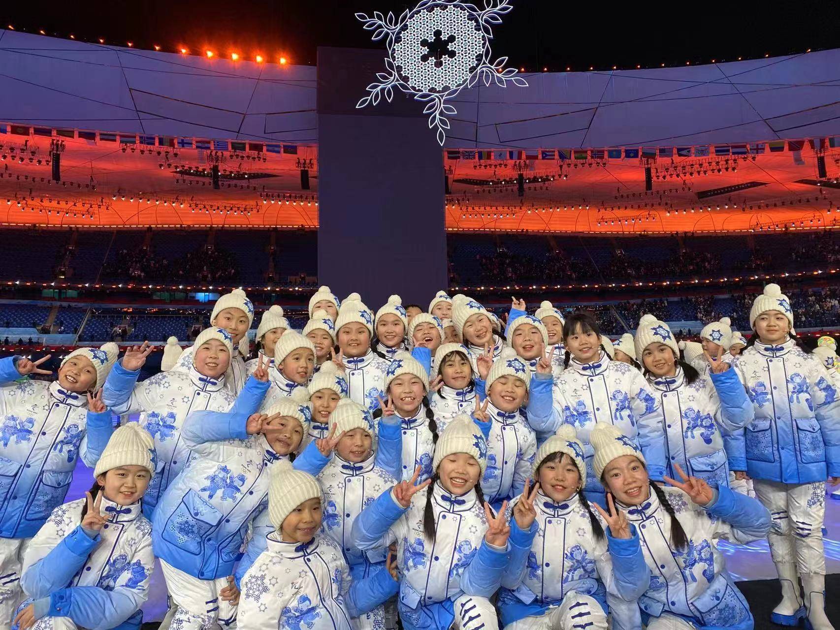 雪花|北京爱乐合唱团冬奥会唱《雪花》：许多动作都是孩子们自己编的