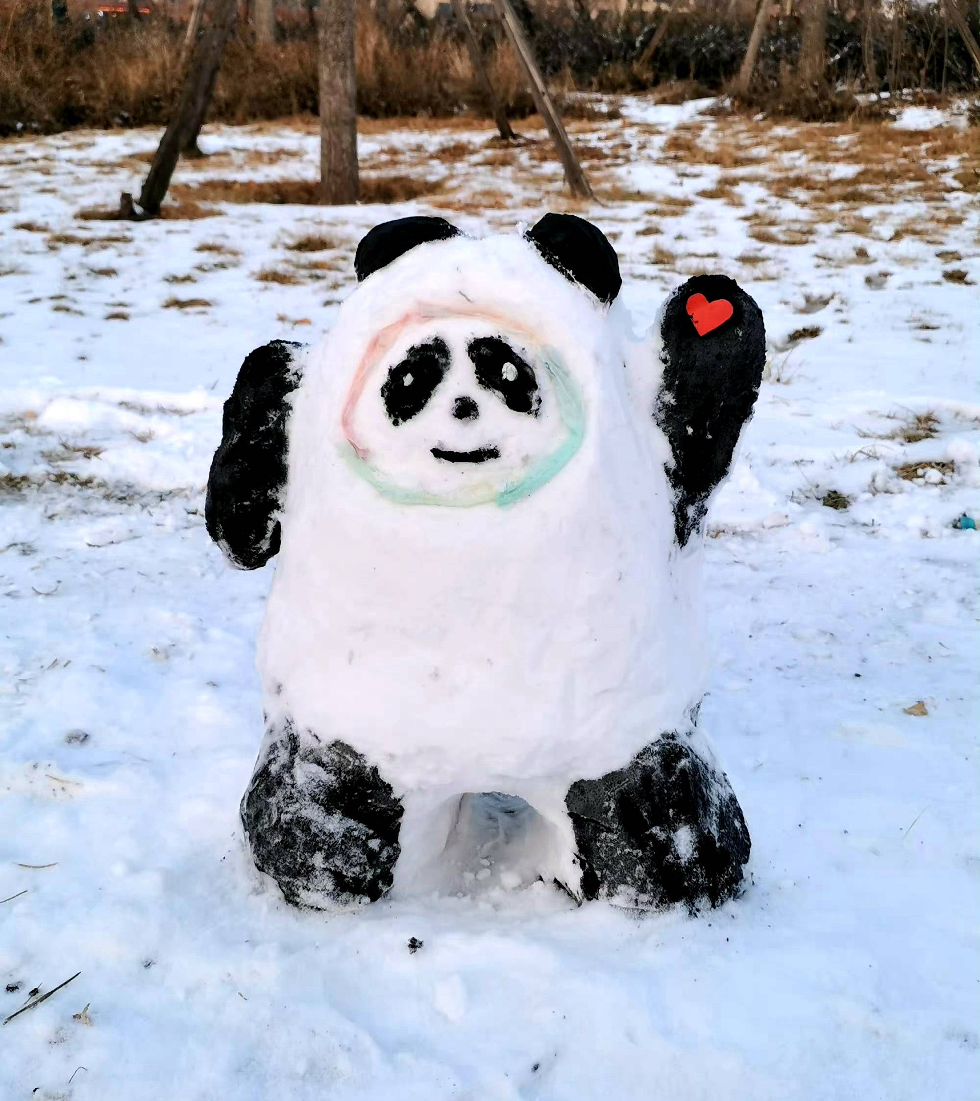 雪人冰墩墩照片图片