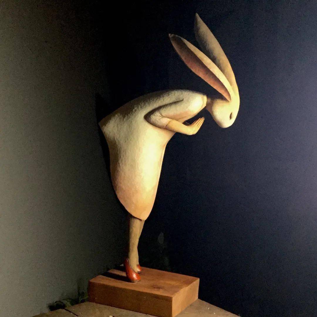 他让动物成"精",一丝不挂却不色情!_木雕_nikichi_作品