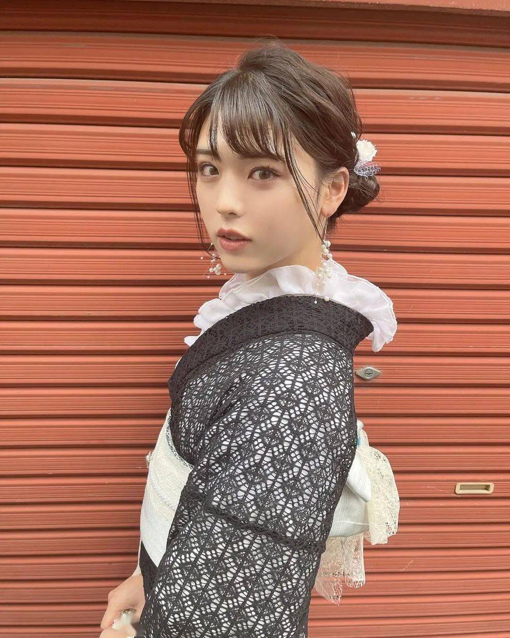 一度引发经纪公司间的抢人大战不过他确确实实是个男生日本的井手上漠