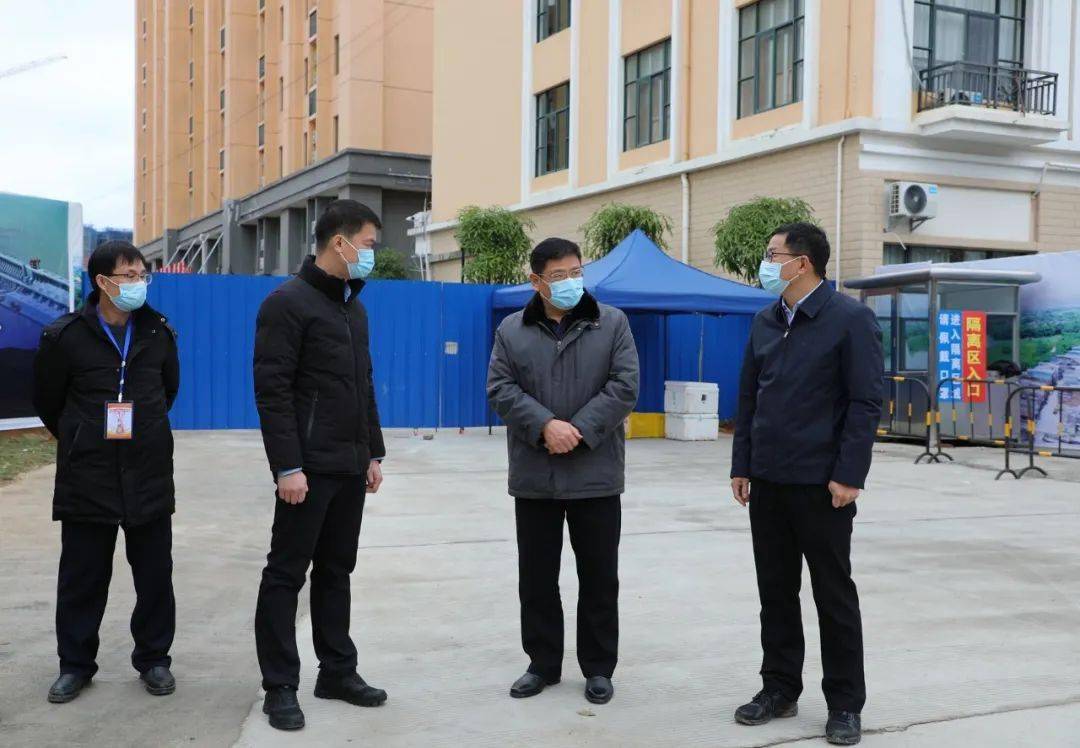 县委书记冯波,县长秦义敏陪同当天的检查工作.