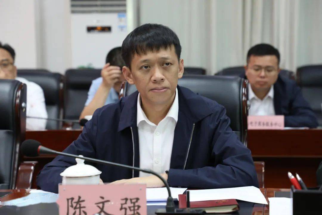 合力把蛋糕做大白沙县与海垦热作产业集团就共同推进垦地融合发展举行