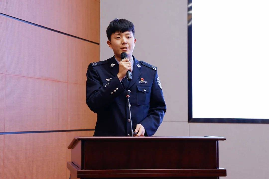 激活力,展风采,港城公安开展队伍建设"六个十"现场评审活动_徐高峰