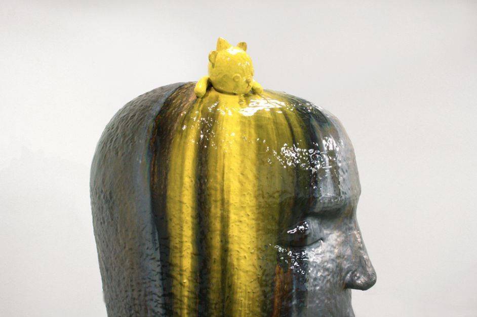 韩国艺术家taehoonkim手中的雕塑有种情不自禁地拥抱太可爱了