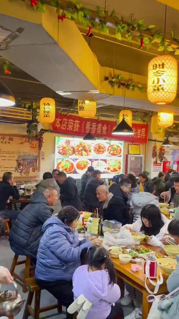 河南电视台香香美食推荐的店人气和味道果然名不虚传网红店