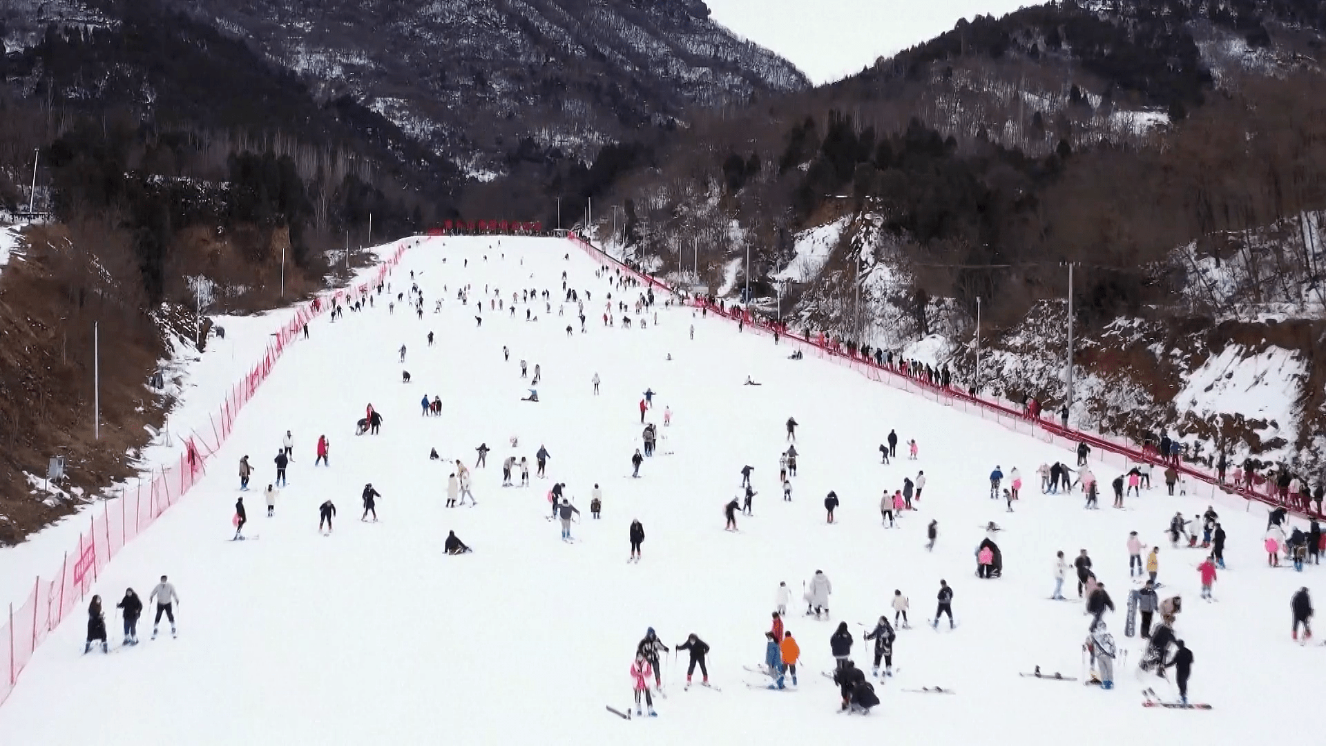 投资|高涨的滑雪热背后：亏损下加注投资，旱地雪场有望霸屏全季