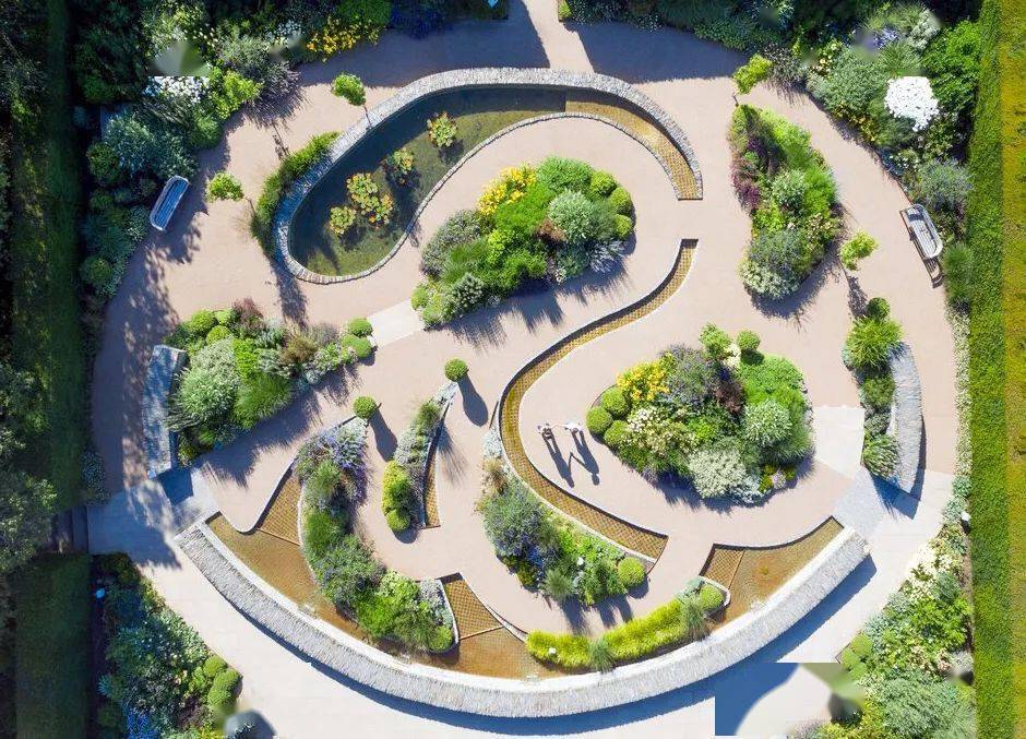 玩转设计元素,螺旋式景观安排上!_花园里_的花园_游客