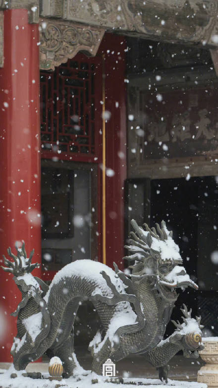 琉璃|琉璃世界，白雪红墙，在广袤天地间，与冰雪共舞