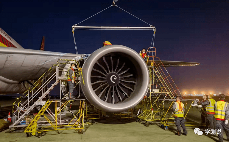 震撼大片b787飞机genx1b发动机拆卸