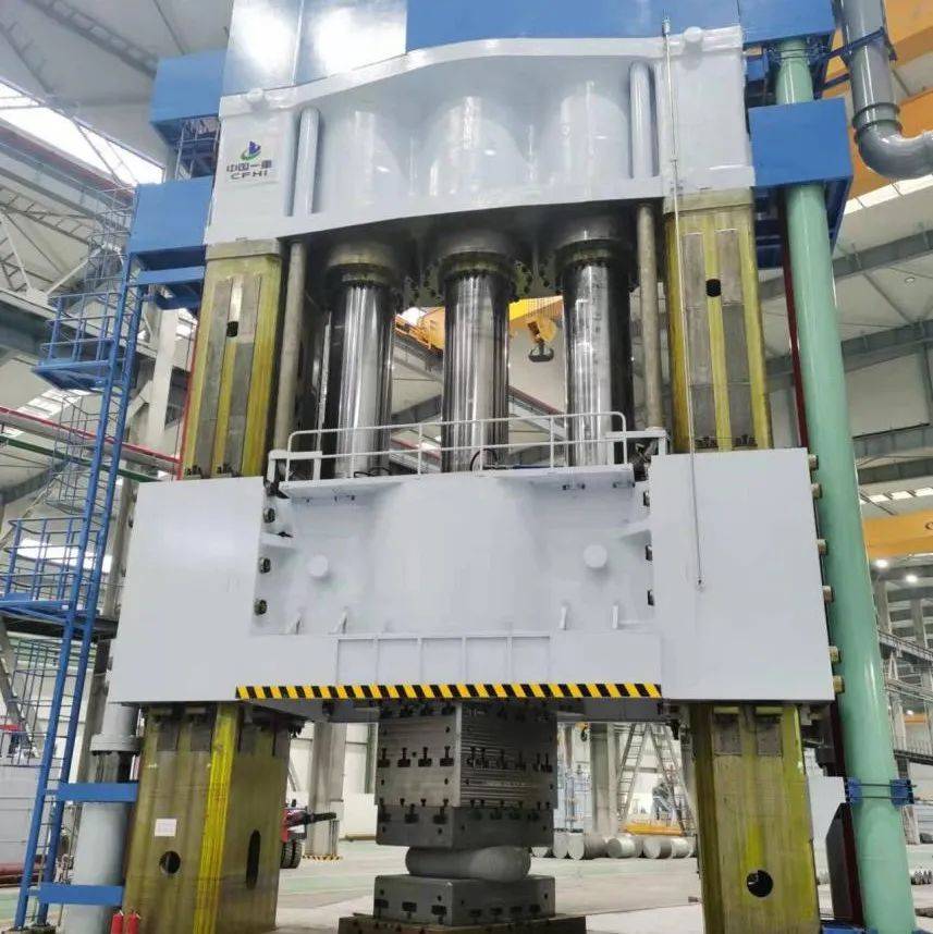 万吨级油压机试车成功!_设备_中国一重_技术