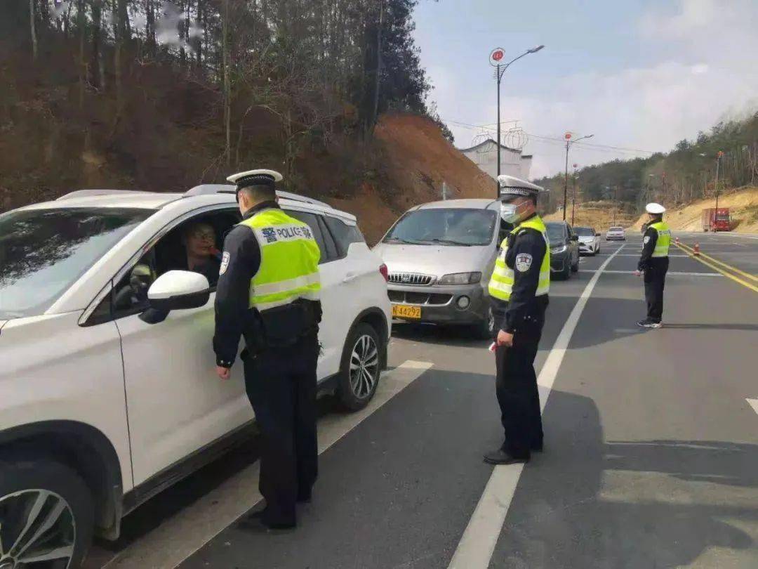 春节期间交警在乡村道路上查酒驾农民有必要查