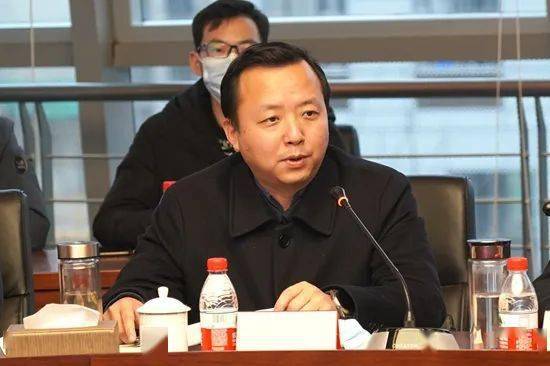 会上,鄂州市副市长彭波说,葛华"一家亲",本是"一家人",葛华优势互补