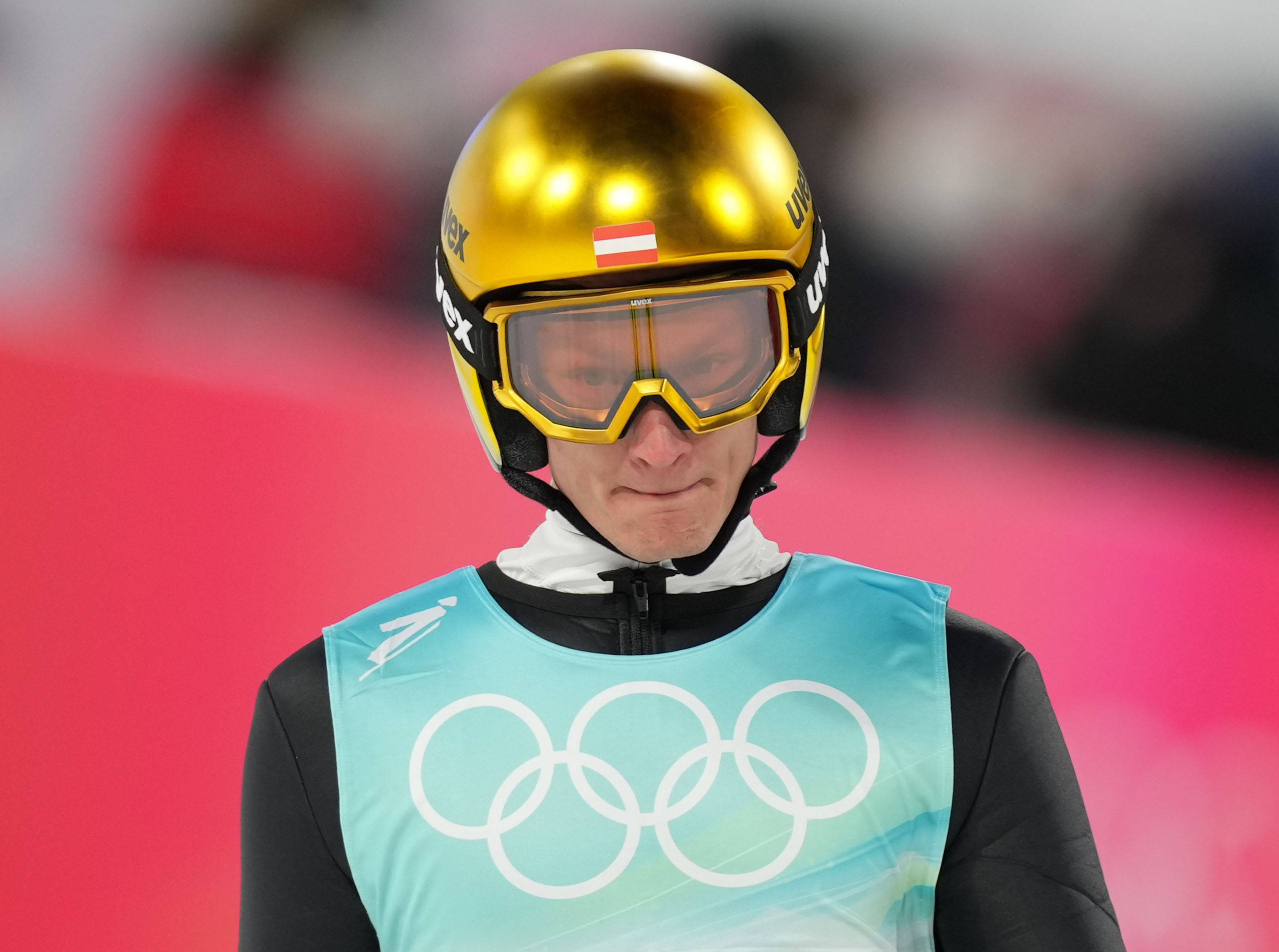 2月14日,奥地利队选手丹尼尔·胡贝尔在比赛中.