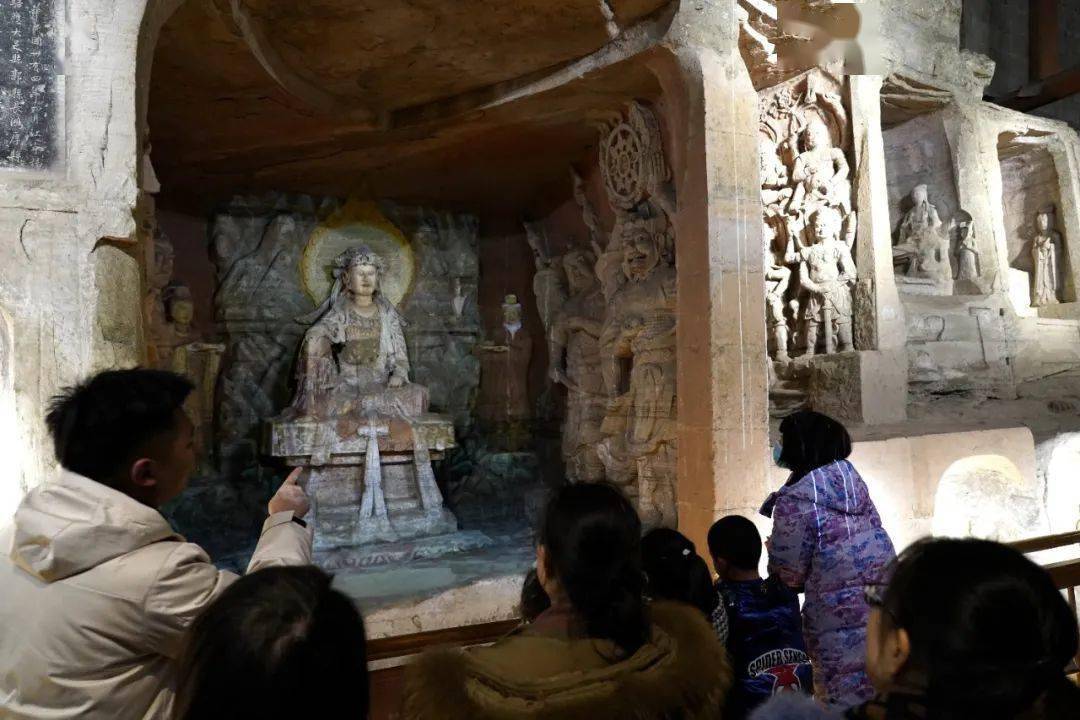 元宵夜游大足北山体验别样石刻