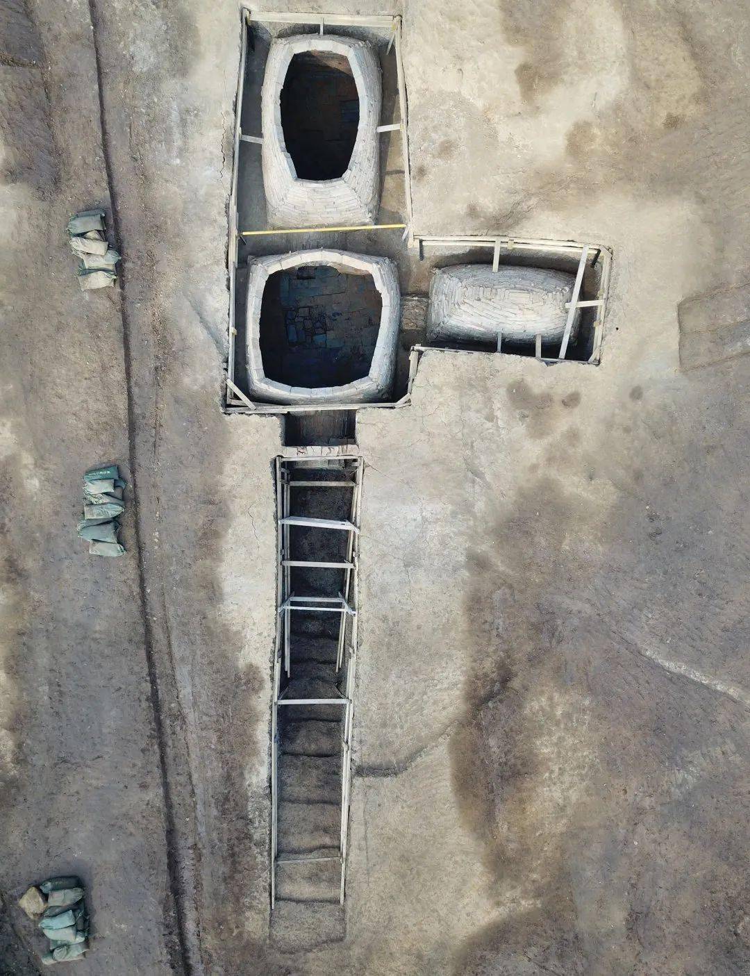 南京五佰村孙吴丁奉家族墓墓葬形制