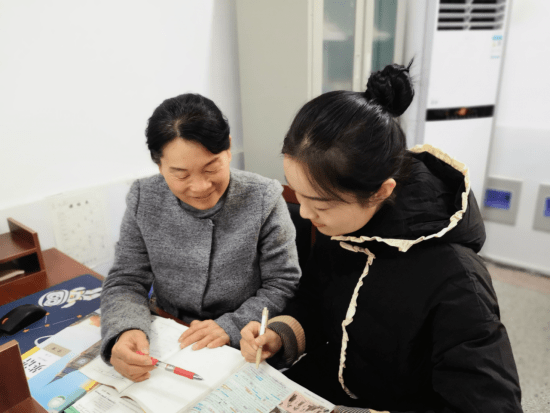 巾帼风采巾帼向党绽风采三尺讲台谱芳华沂南一中教师于雪梅