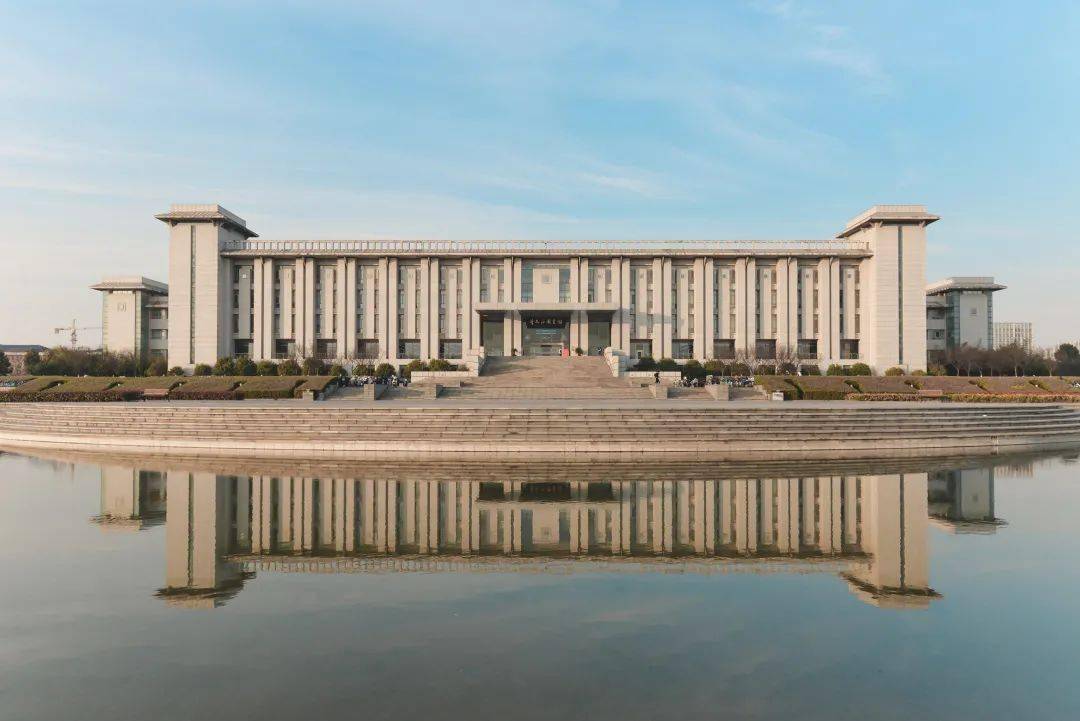 李文正图书馆 来自搜狐网