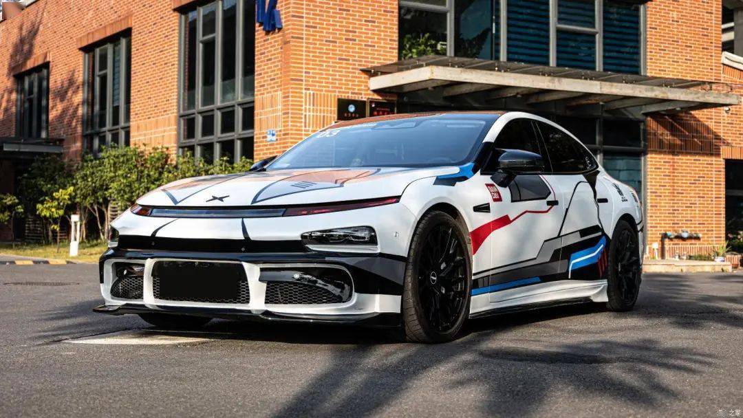 高达配色浓郁机甲风!_搜狐汽车_搜狐网