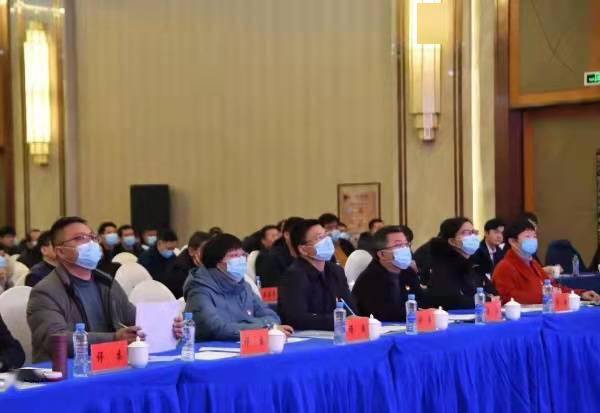 "锦江镇中心社区党支部书记徐佳媚饱含深情的演讲,让参会人员沉浸在为