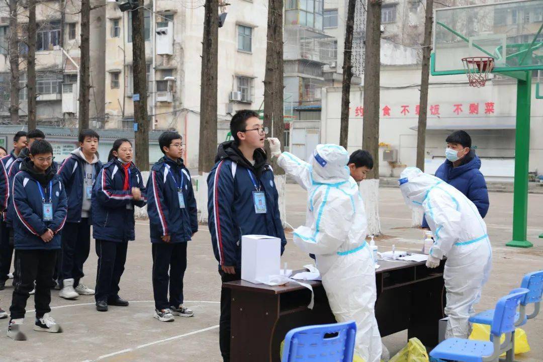 2月16日,曾都区实验中学迎来了开学第一天,广大学子结束了漫长的寒假