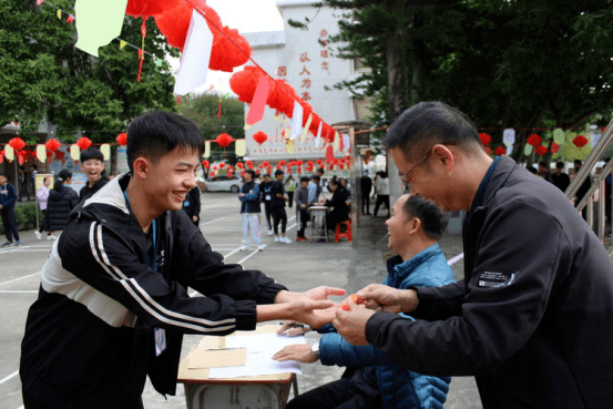 天堂二中環城中學新城鎮黃崗小學惠能中學明德中學稔村中學西街小學在