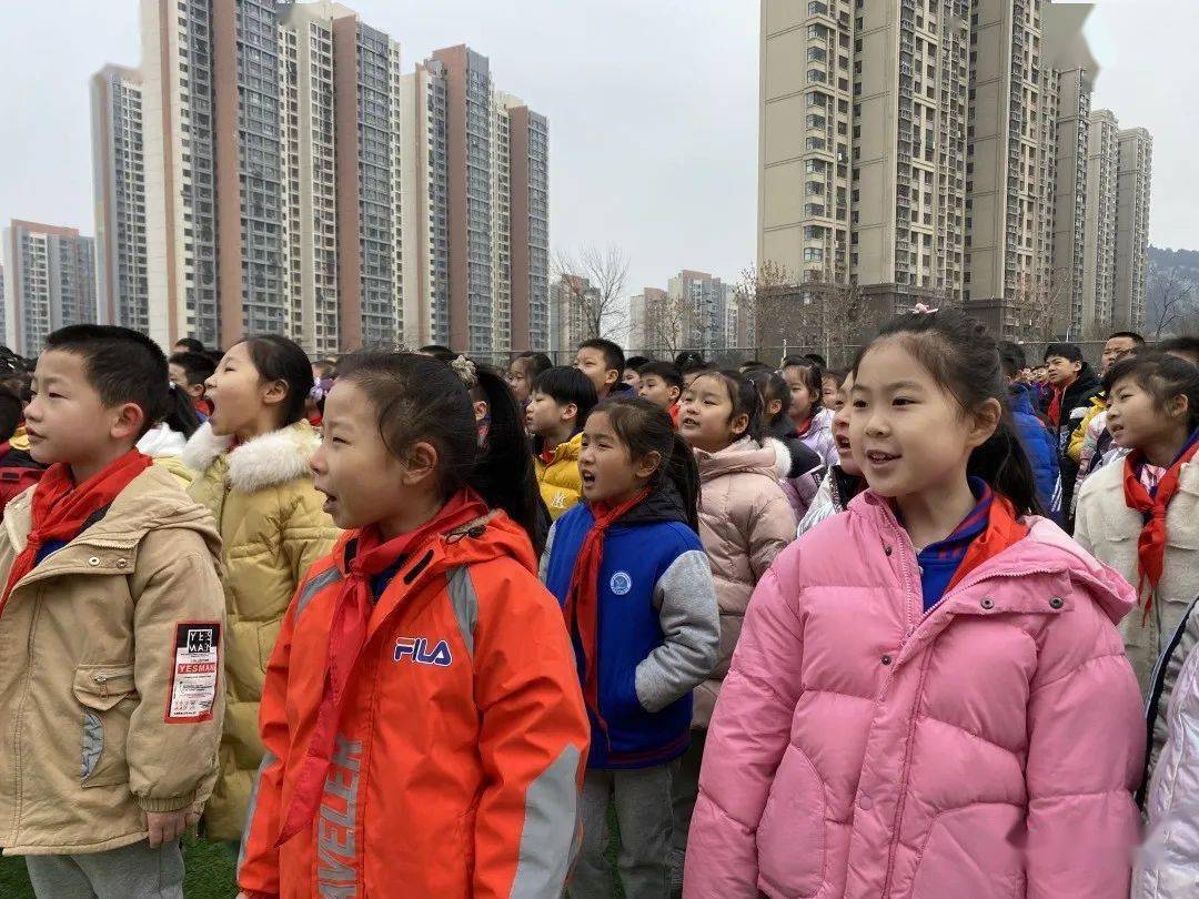 学榜样树理想向未来济南育秀中学中学小学部2022年春季开学典礼
