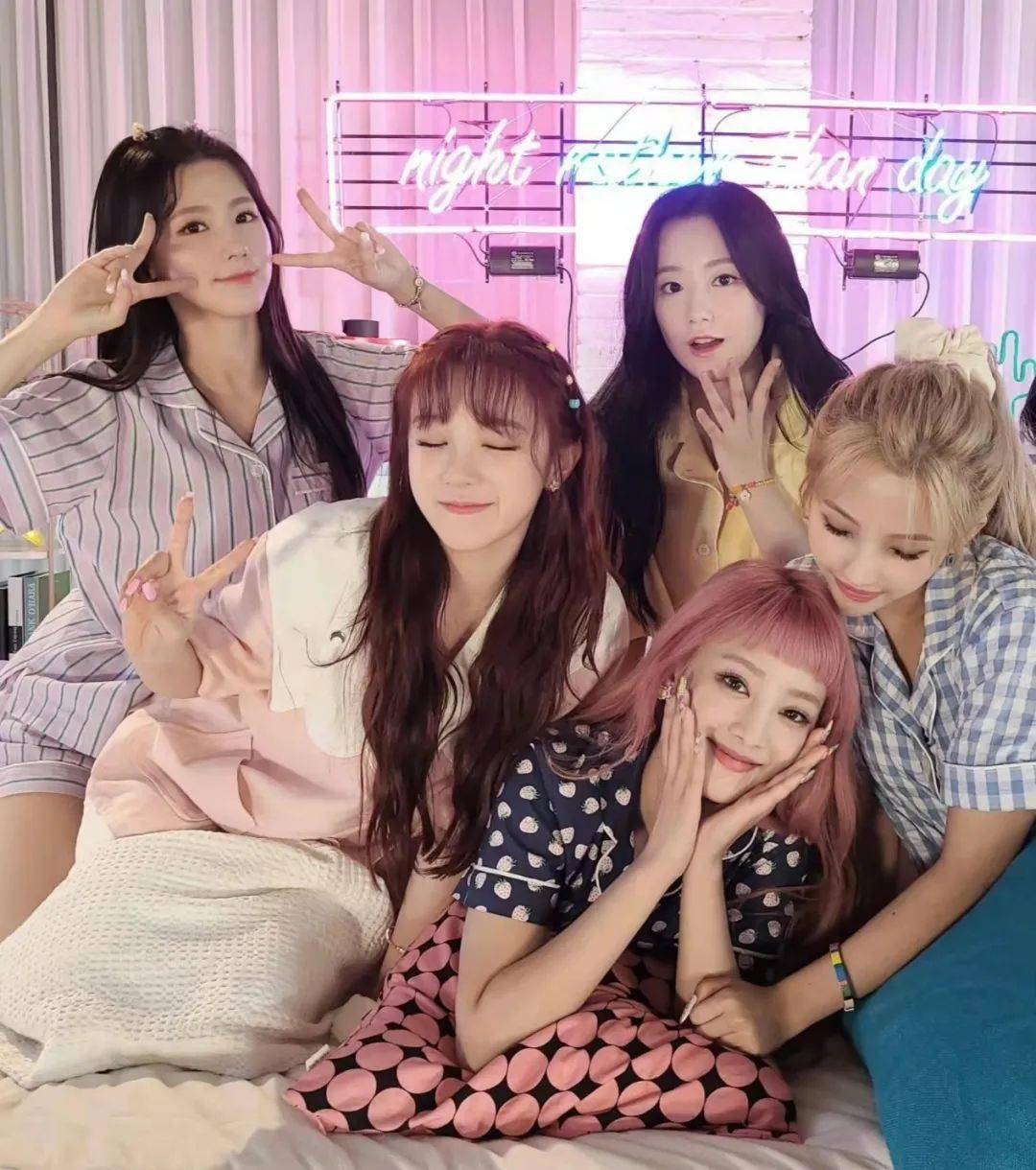 女娃_组合_五代