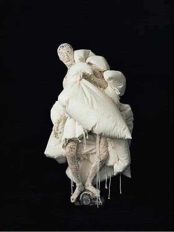 品牌 羽界鬼才，新锐设计师陈鹏CHENPENG的One-Size Fashion平均时尚主义