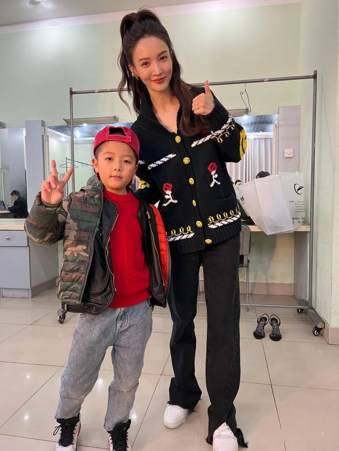 岑嘉懿_同学_吉他